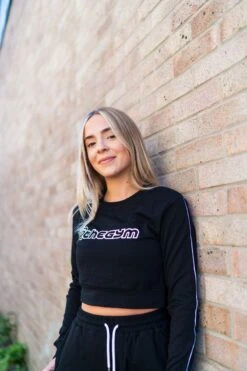 @theGym Cropped Sweater - Black -The Gym Revolution Shop at the gym 2020 00279